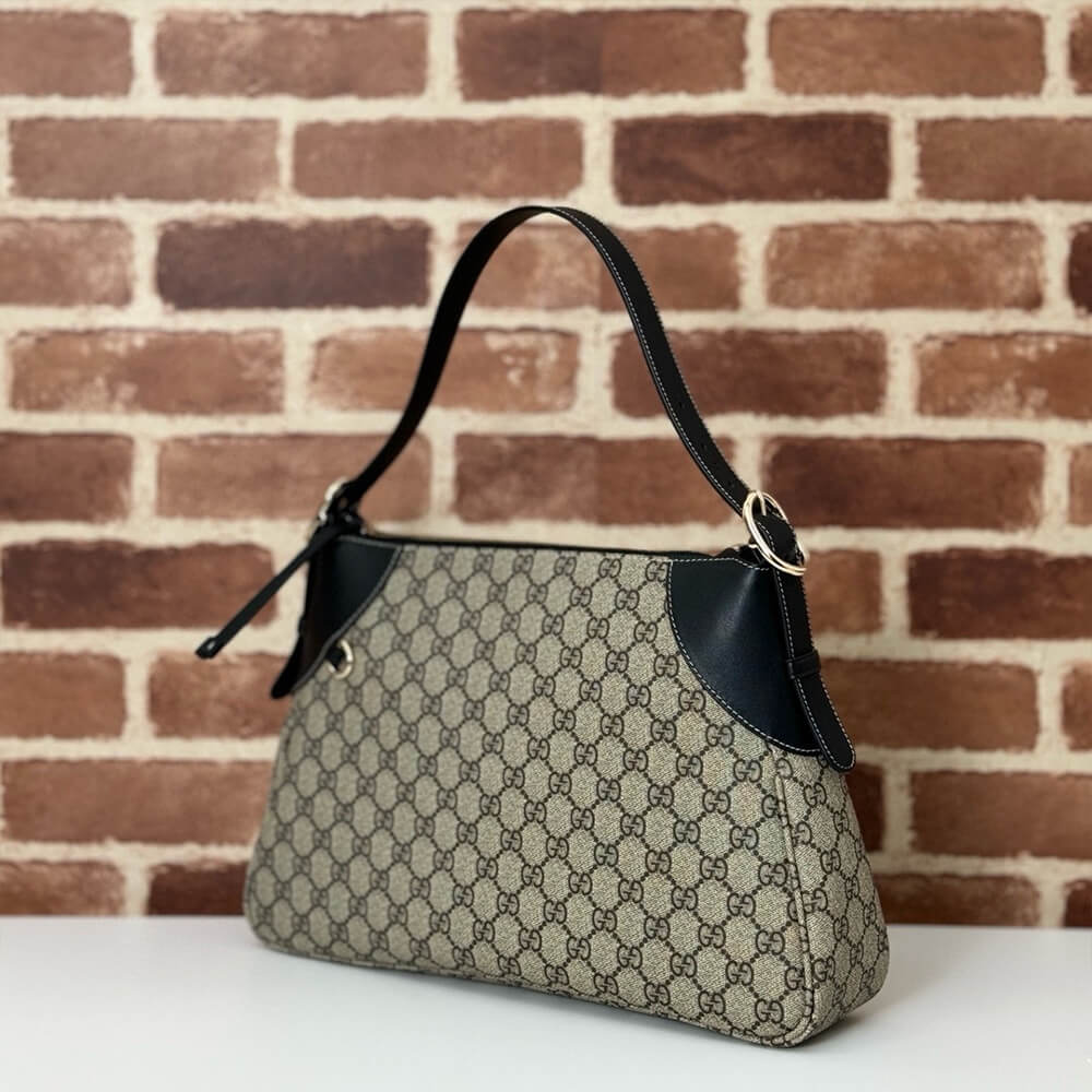 GG Emblem medium shoulder bag